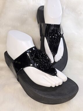Bear Traps Womens Chunky Foam Black Beaded Toe-Post Sandals